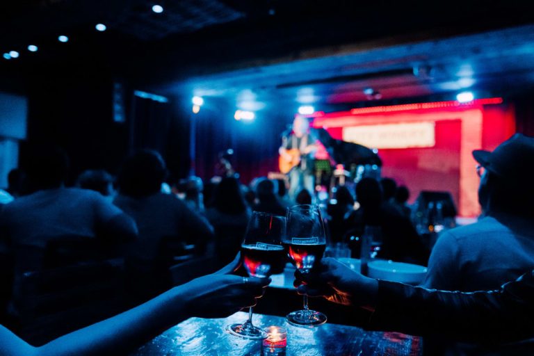 The Best Philly Bars & Restaurants With Live Music – Philadelphia
